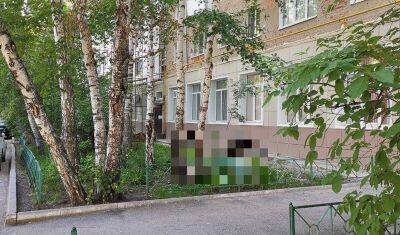 В Тюмени под окнами дома на улице Рижской обнаружили труп