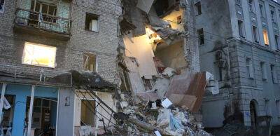 Три ракетних удари по Харкову: вщент зруйновано під'їзд шестиповерхівки
