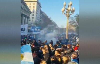В Аргентине бушуют протесты. Люди недовольны экономикой страны