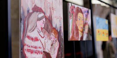 Как дети видят войну. В Киевском метрополитене открылась выставка детских рисунков