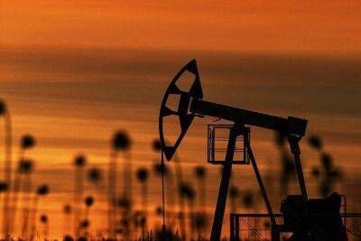 Снижение цены на нефть ускорилось до двух процентов в понедельник днем