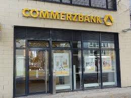 Курс EUR/USD находится на пути к паритету, считают в Commerzbank