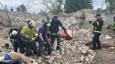 Из-под завалов дома в Часовом Яру уже достали тела 26 жертв
