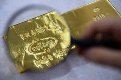Цена на золото снижается за счет укрепления доллара по отношению к другим мировым валютам