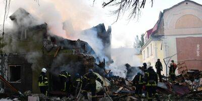 Массированный удар РФ по Николаеву: ракеты попали в два медучреждения и жилые дома, четыре человека ранены