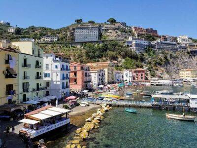 Мер італійського курорту заборонив туристам з'являтися на вулицях у купальниках
