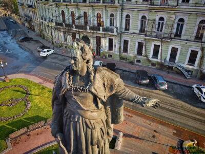 Петиция о замене памятника Екатерине II в Одессе набрала более 25 тыс. голосов, теперь ее рассмотрит Зеленский
