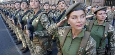 Військовий облік жінок в Україні: чи з’явиться обмеження на виїзд за кордон з 1 жовтня