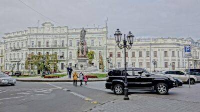 Просто снести Екатерину II. Зеленский рассмотрит еще одну петицию о памятнике в Одессе