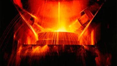 Производство стали в Украине упало за полгода на 60%