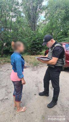 В Харькове полицейские забрали двух дочерей у пьяной матери