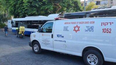 Пассажир изрезал ножом водителя автобуса в Южном Тель-Авиве