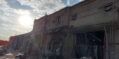 Серьезный удар по экономике региона. Российские войска обстреляли завод керамики в Славянске