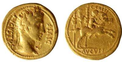 Стародавній скарб золотих римських монет виявлено на полі в Норфолку