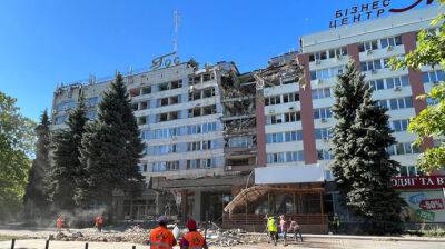 Обстрел Николаева: 9 ракет, повреждены отель, ТРЦ, учебные заведения