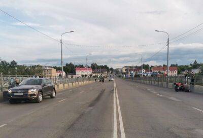 В Ржеве в ДТП на мосту пострадал мотоциклист
