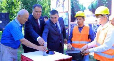В Бободжон Гафуровском районе началось строительство новой теплицы