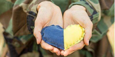 Сталь, амуниция и помощь на 1,5 млрд грн. Как бизнес помогает украинцам в войне с РФ