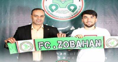 Один из лучших футболистов Таджикистана подписал контракт с иранским клубом