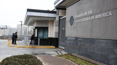 Посольство США в Украине призвало американских граждан покинуть страну