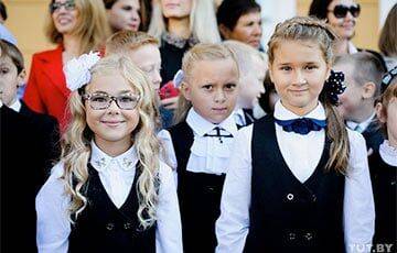 До 1 августа белорусским родителям сообщат о главном «сюрпризе» школьной формы
