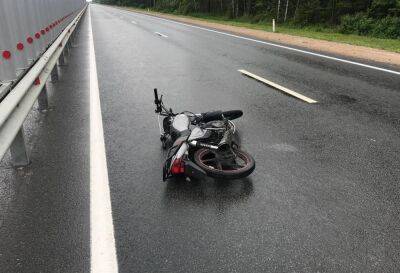 На трассе М10 в Тверской области в ДТП попал мотоциклист