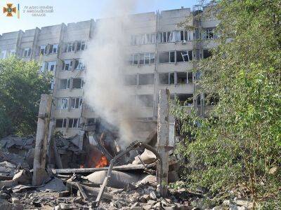 По меньшей мере четыре человека ранены в результате утренних обстрелов Николаева, здания университетов серьезно повреждены