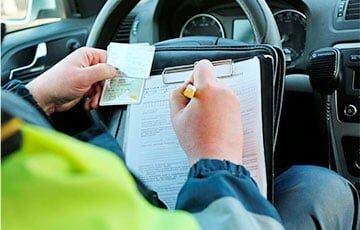 Белорусам предлагают купить водительские права без экзаменов и очередей