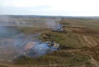 На Киев пойдет бронированная армия: готовится движение огромного эшелона из 232 танков - видео