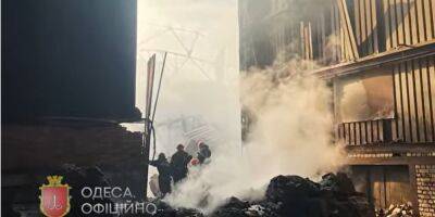 Труханов показал видео последствий ракетного удара по Одессе: дым от пожара виден за пределами города