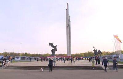 Монумент Освободителям в Риге начнут сносить этим летом