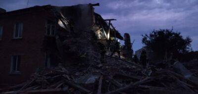 Російська ракета зруйнувала багатоквартирний будинок у Чугуєві: є загиблі