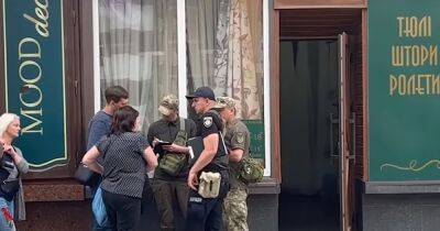 Раздача повесток – это не призыв: в ВСУ объяснили, зачем украинцев вызывают в военкоматы
