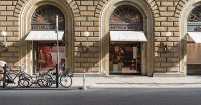 Другу Ксении Собчак в бутике Bottega Veneta в Флоренции не продали трусы и шлепки (видео)