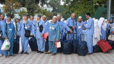 Первая группа таджикских паломников вернулась в Душанбе - dialog.tj - Душанбе - Саудовская Аравия - Исфара
