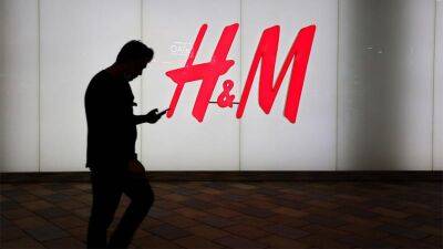 Сеть магазинов H&M объявила о сворачивании бизнеса в РФ