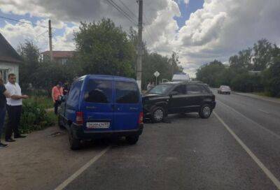 Два человека попали в больницу после ДТП на Бурашевском шоссе в Твери