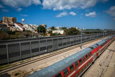 Поезда между Тель-Авивом и Хайфой перестанут ходить на следующей неделе