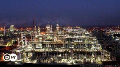 Reuters: Россия хочет продавать Индии нефть за дирхамы