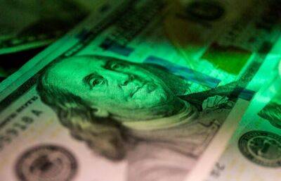 Наличный и «черный» рынки: Доллар потерял в продаже 13 копеек