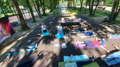 Занятия йогой проводятся в трёх парках Тулы - parkseason.ru - Тула - Пролетарск - Новости
