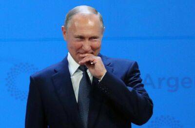 Оставил россиян без штанов: путин обокрал россию на $25 млрд, всего за 4 месяца
