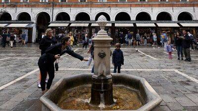 Венеция предлагает туристам воду из фонтанов