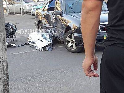 В Одессе Mercedes сбил насмерть мотоциклиста | Новости Одессы