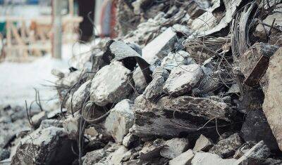 Тюменцы негодуют из-за обрушенной стены