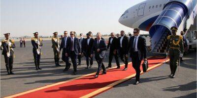Путин заметно хромал во время поездки в Иран — видео