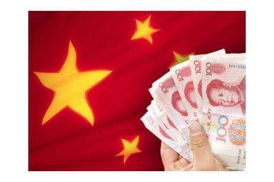 Юань упал на покупках валюты компаниями и опасениях по поводу карантинных мер в среду