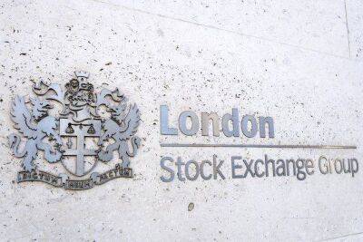 Ведущий фондовый индекс Великобритании FTSE 100 достиг максимума за три недели в среду