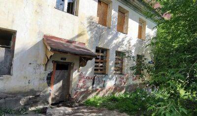 В Тюмени закрыли вход в аварийные дома на Минской