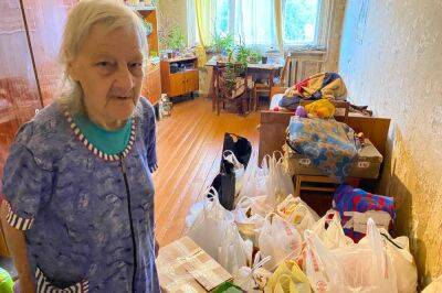 Жители Твери купили одинокой бабушке и ее коту холодильник и собрали 150 кг еды и бытовой химии